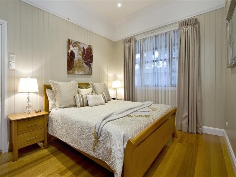 2 Vaux Street, Ashgrove QLD 4060