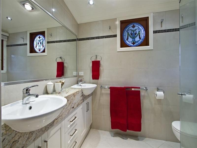 2 Vaux Street, Ashgrove QLD 4060