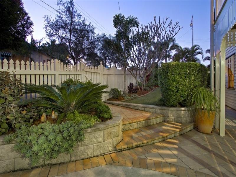 2 Vaux Street, Ashgrove QLD 4060