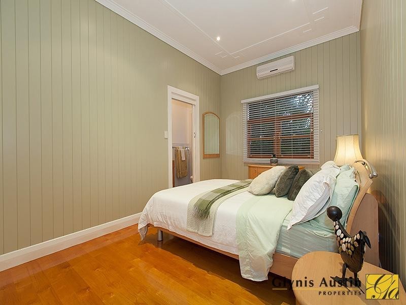 16 Vimy Street, Bardon QLD 4065