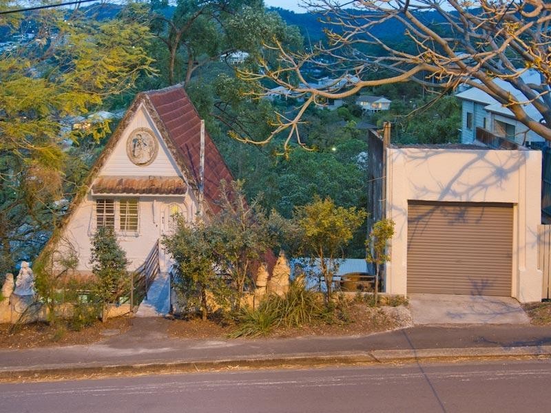 24 Macgregor Terrace, Bardon QLD 4065