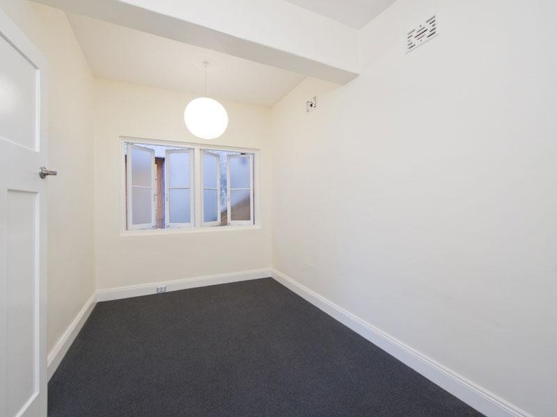 24 Macgregor Terrace, Bardon QLD 4065