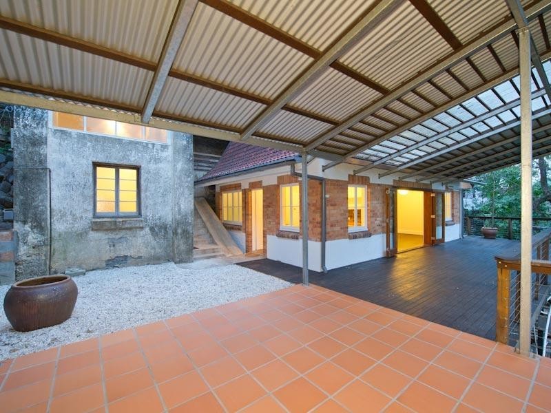 24 Macgregor Terrace, Bardon QLD 4065