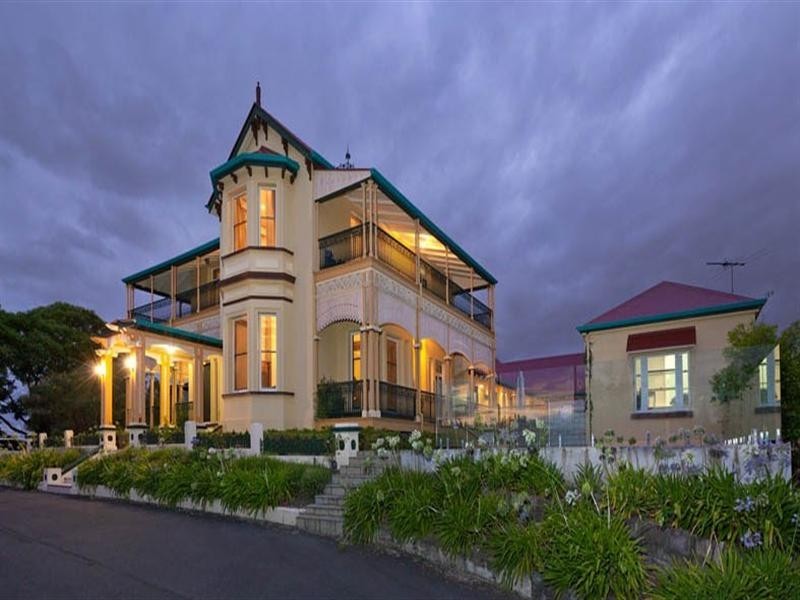 37 Seventh Avenue, Windsor QLD 4030