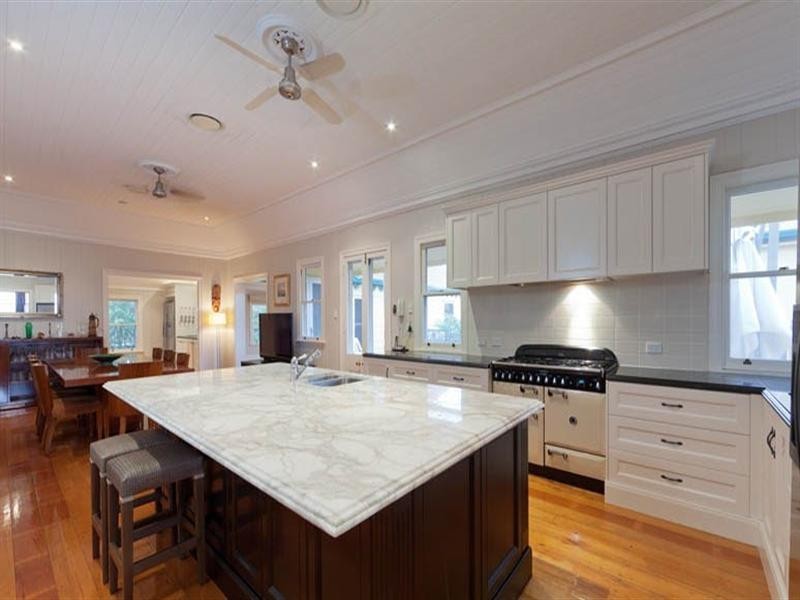 37 Seventh Avenue, Windsor QLD 4030