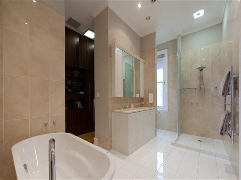 37 Seventh Avenue, Windsor QLD 4030