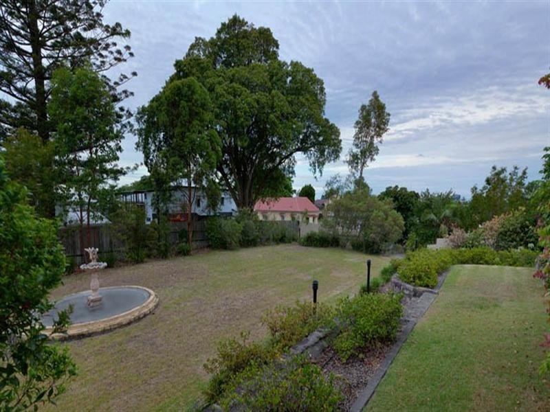 37 Seventh Avenue, Windsor QLD 4030