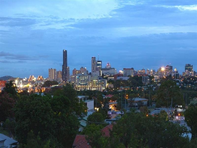 37 Seventh Avenue, Windsor QLD 4030
