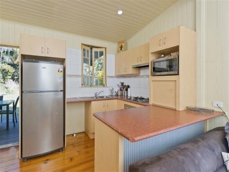 15 Water Street, Red Hill QLD 4059