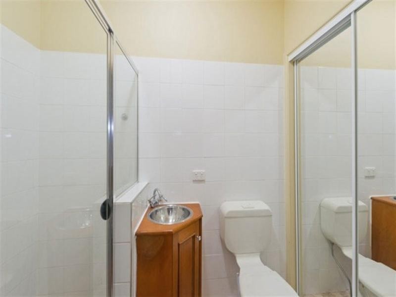 15 Water Street, Red Hill QLD 4059