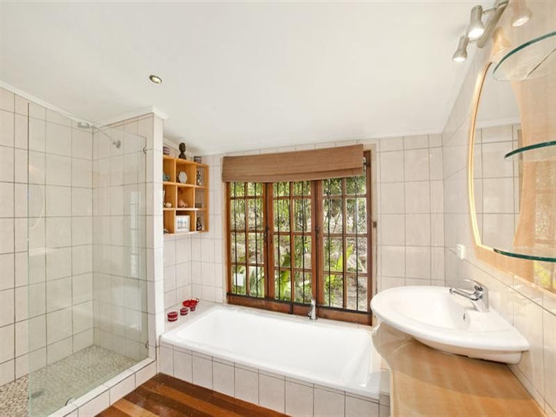 7 Carlyle Street, Red Hill QLD 4059