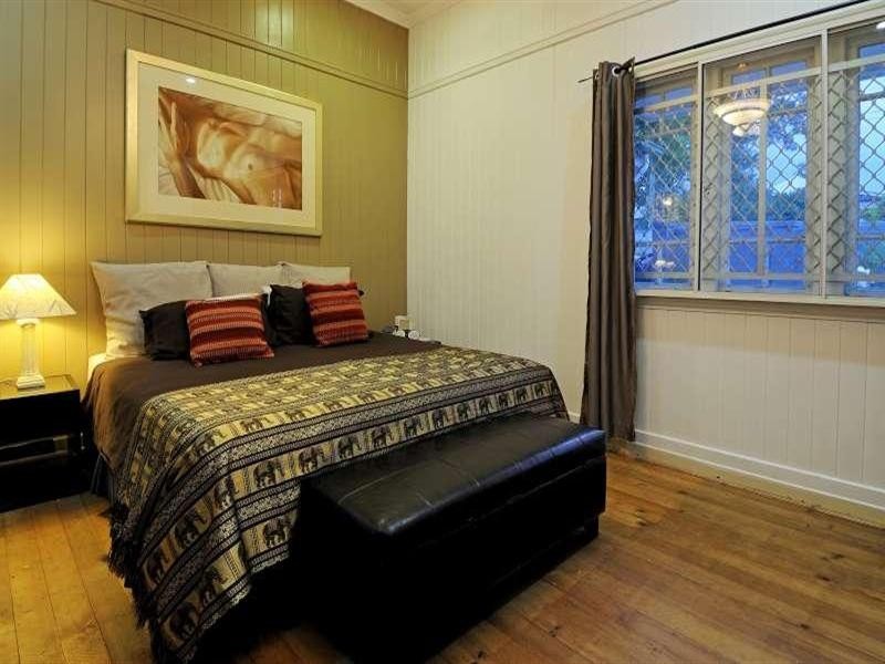 90 Jubilee Terrace, Bardon QLD 4065