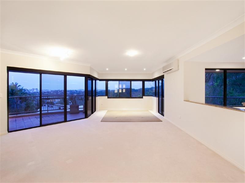 122 Buckingham Street, Ashgrove QLD 4060