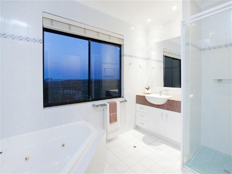 122 Buckingham Street, Ashgrove QLD 4060