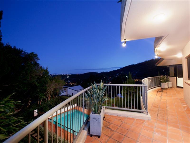 122 Buckingham Street, Ashgrove QLD 4060