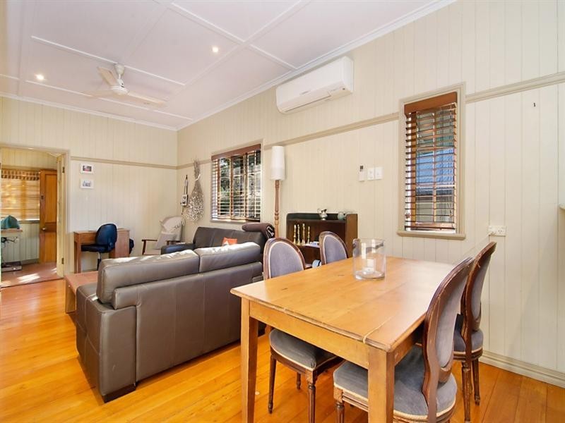 44 Sixth Avenue, Bardon QLD 4065