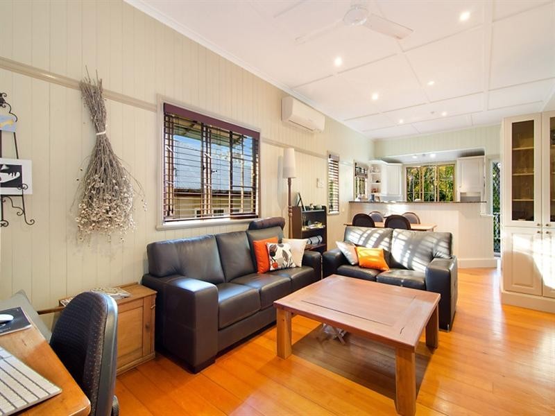 44 Sixth Avenue, Bardon QLD 4065