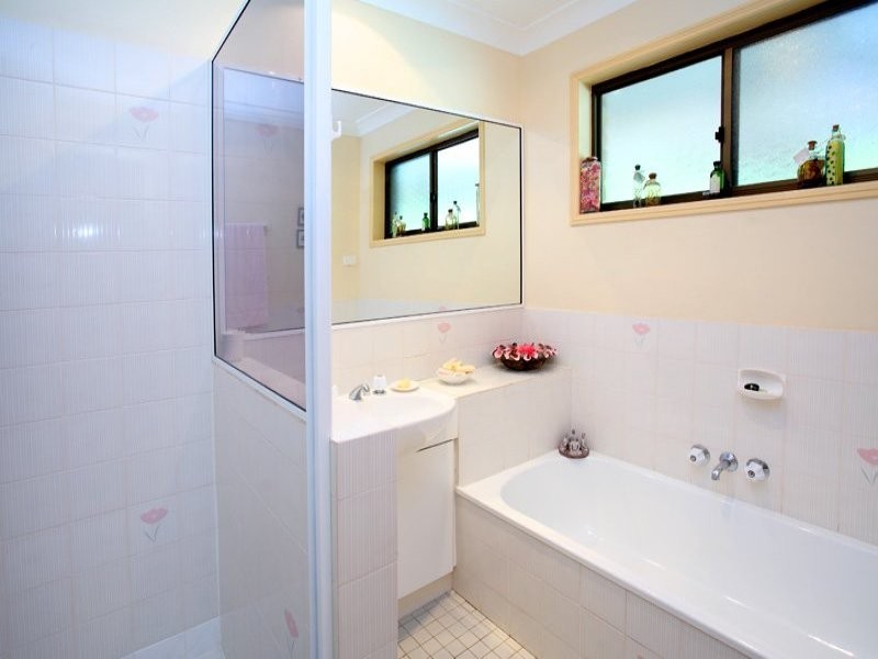 76 Gem Road, Kenmore QLD 4069