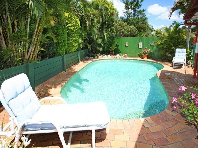 76 Gem Road, Kenmore QLD 4069