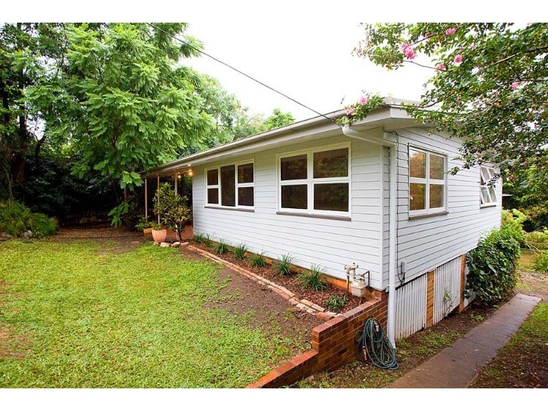 2 Teale Street, Ashgrove QLD 4060