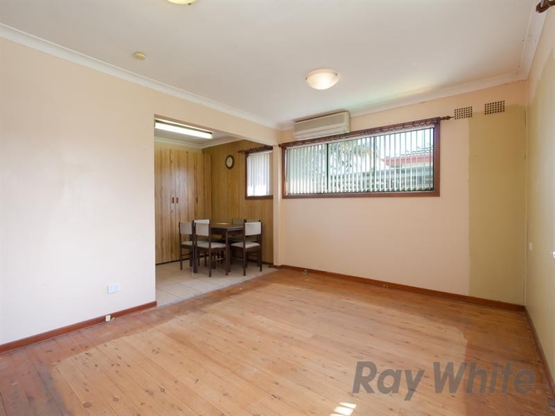 16 Cassia Crescent, Gateshead NSW 2290