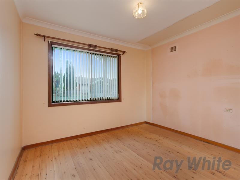 16 Cassia Crescent, Gateshead NSW 2290