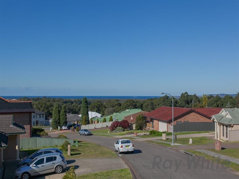 8 Maximillian Drive, Floraville NSW 2280