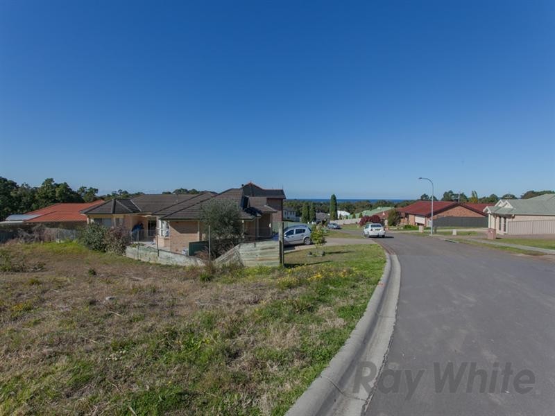 8 Maximillian Drive, Floraville NSW 2280