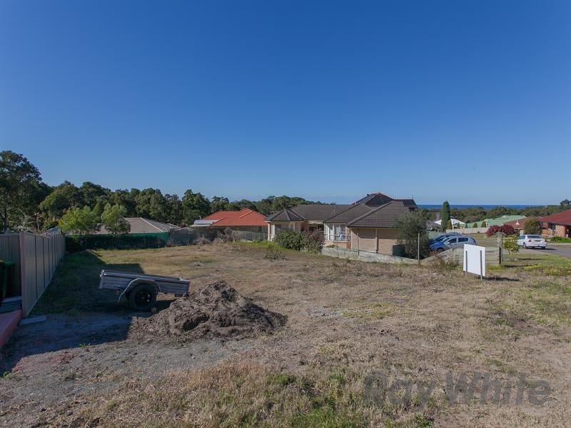 8 Maximillian Drive, Floraville NSW 2280