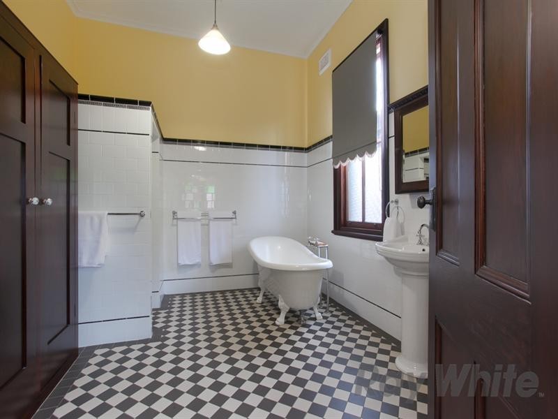 70 Elizabeth Street, Tighes Hill NSW 2297