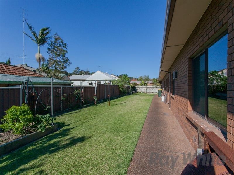 18 and 20 Jones Avenue, Warners Bay NSW 2282