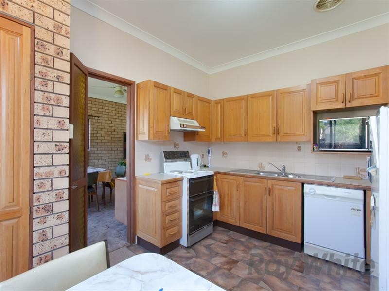 20 Jones Avenue, Warners Bay NSW 2282