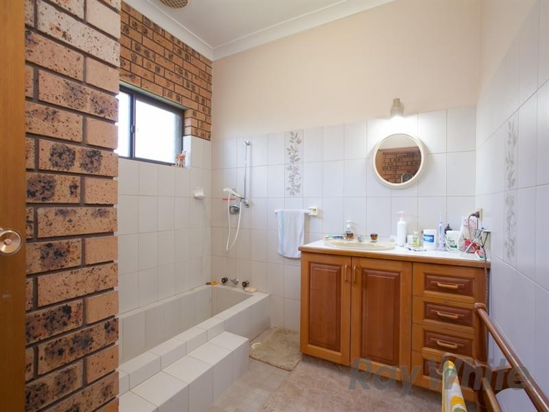 20 Jones Avenue, Warners Bay NSW 2282