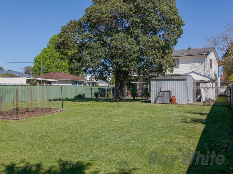 18 Jones Avenue, Warners Bay NSW 2282