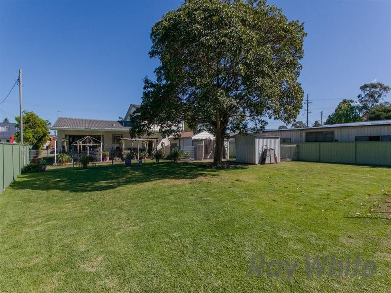 18 Jones Avenue, Warners Bay NSW 2282