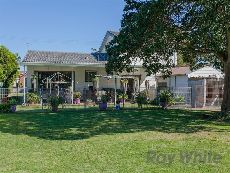 18 Jones Avenue, Warners Bay NSW 2282