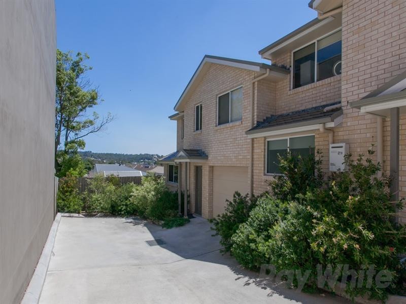 3/210-212 Brunker Road, Adamstown NSW 2289