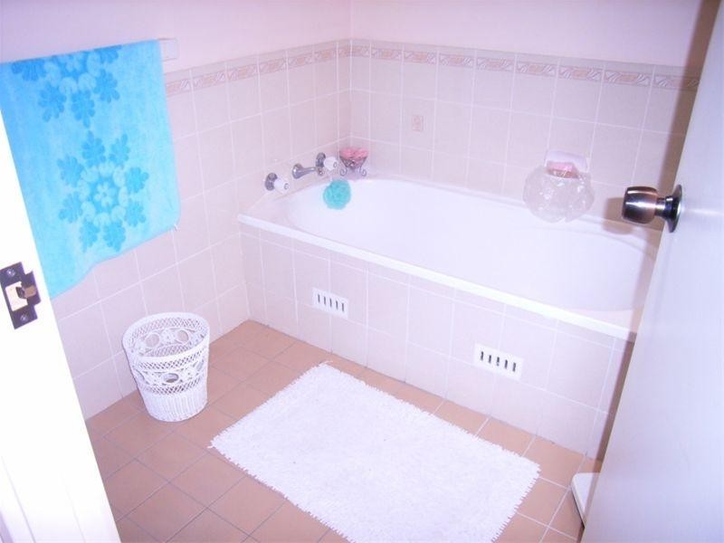 5 Aurora Court, Warners Bay NSW 2282