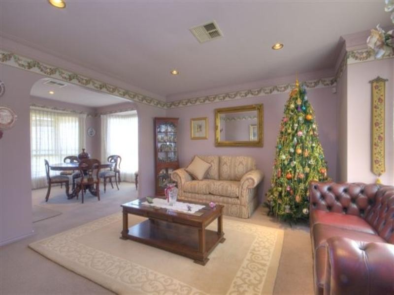 17 Ulverston Way, Lakelands NSW 2282