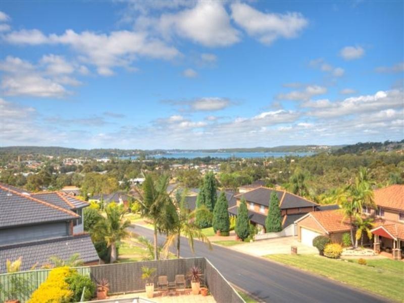 17 Ulverston Way, Lakelands NSW 2282