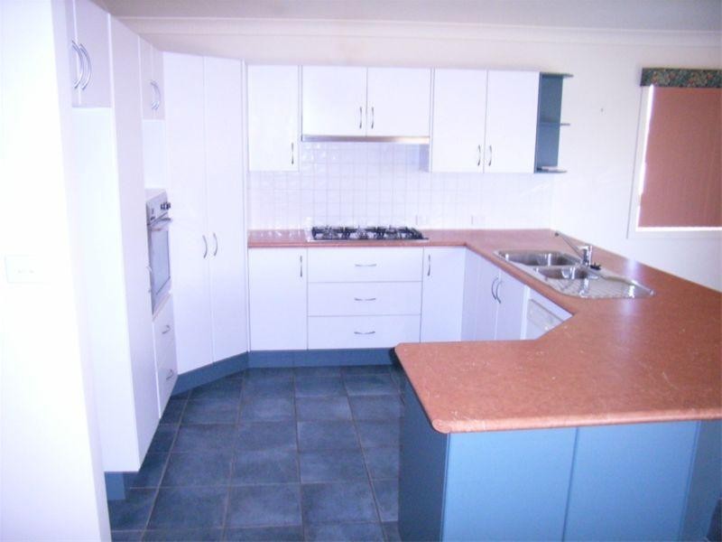 16 Sandalwood Drive, Fletcher NSW 2287