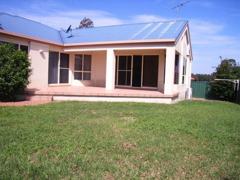 16 Sandalwood Drive, Fletcher NSW 2287