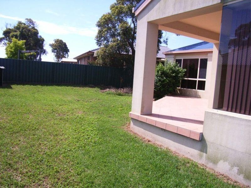 16 Sandalwood Drive, Fletcher NSW 2287