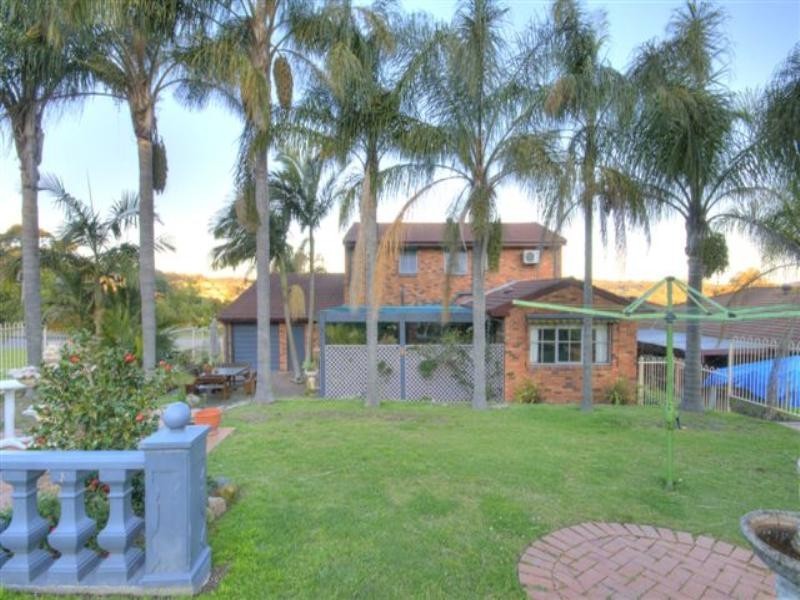 121 Fairfax Road, Warners Bay NSW 2282