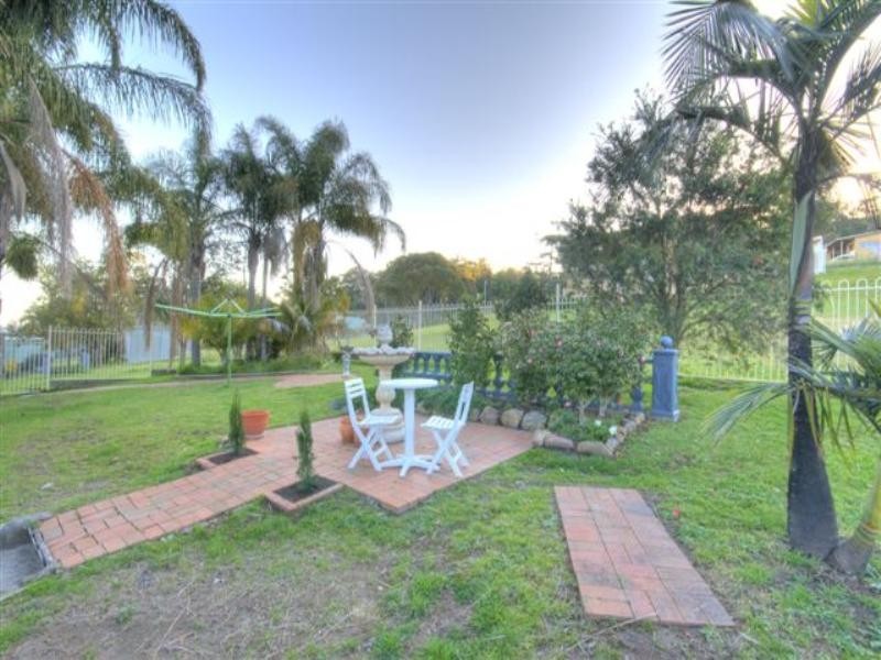 121 Fairfax Road, Warners Bay NSW 2282