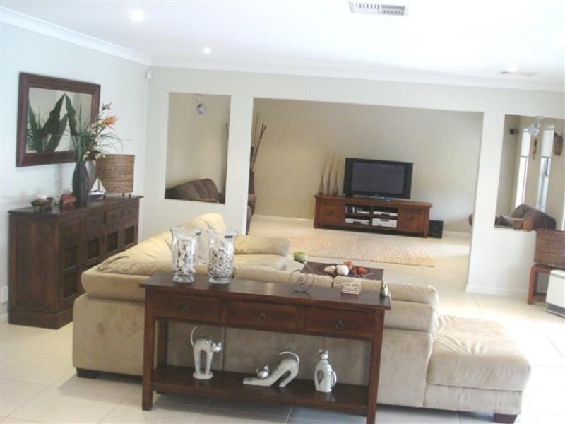 11 Laurina Cove, Valentine NSW 2280