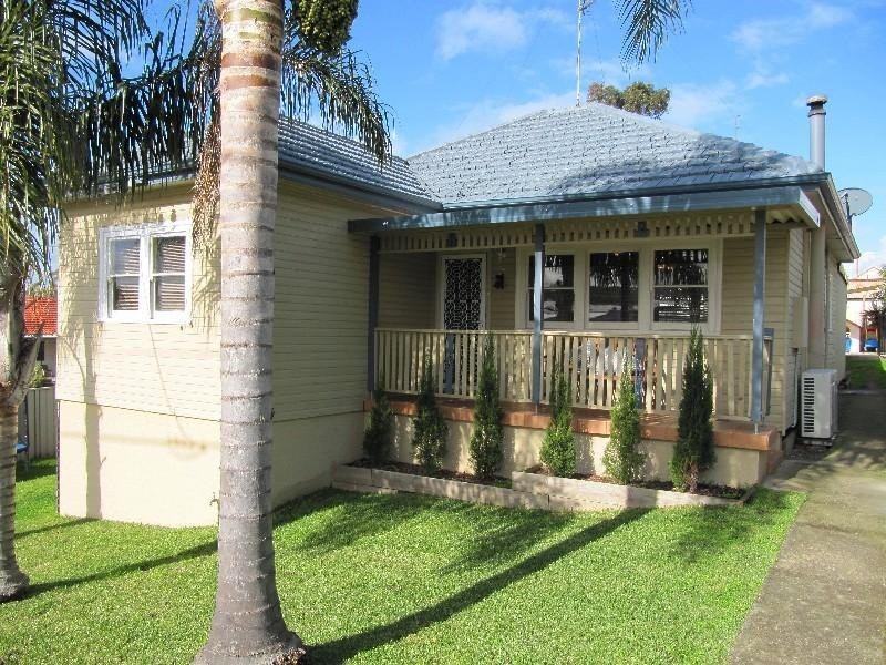 2 Redrose Avenue, Belmont NSW 2280