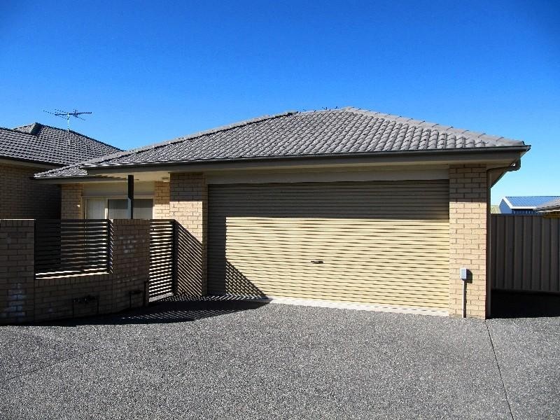 Units 2, 3 & 4/49 Karuah Street, Thornton NSW 2322