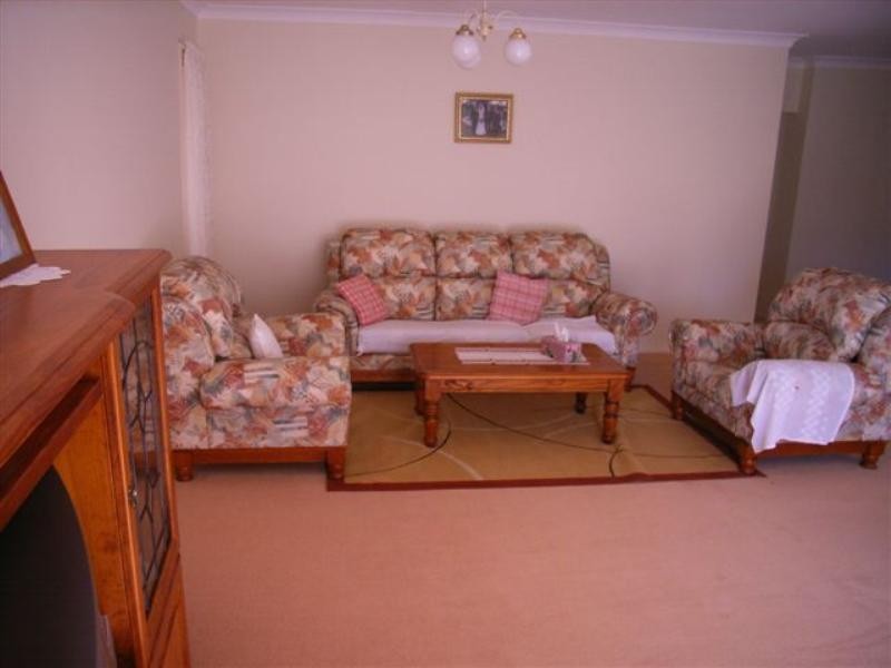 10 Pebble Beach Court, Belmont NSW 2280