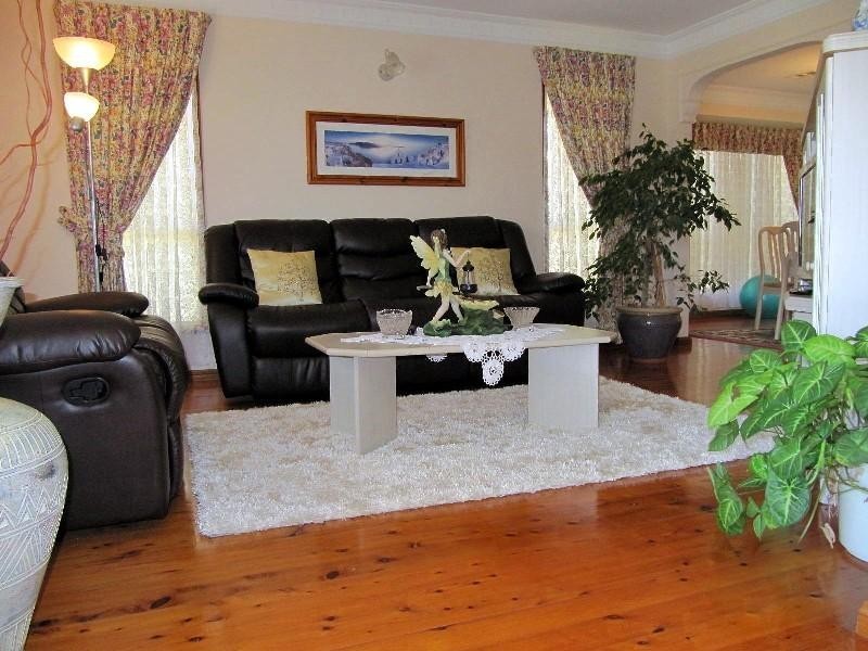 9 Barwon Close, Elermore Vale NSW 2287